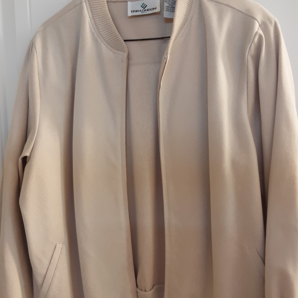 Cream Color Zipped Jacket - Picture 4 of 7